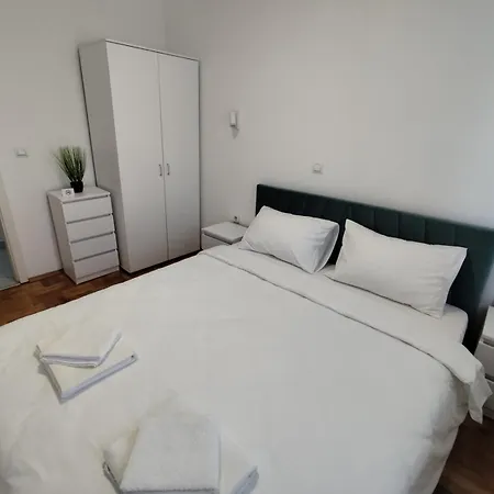 Capital Apartment, Near Center And Transport Apartment *
